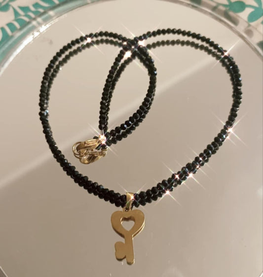 Collar en murano negro y dije de llave